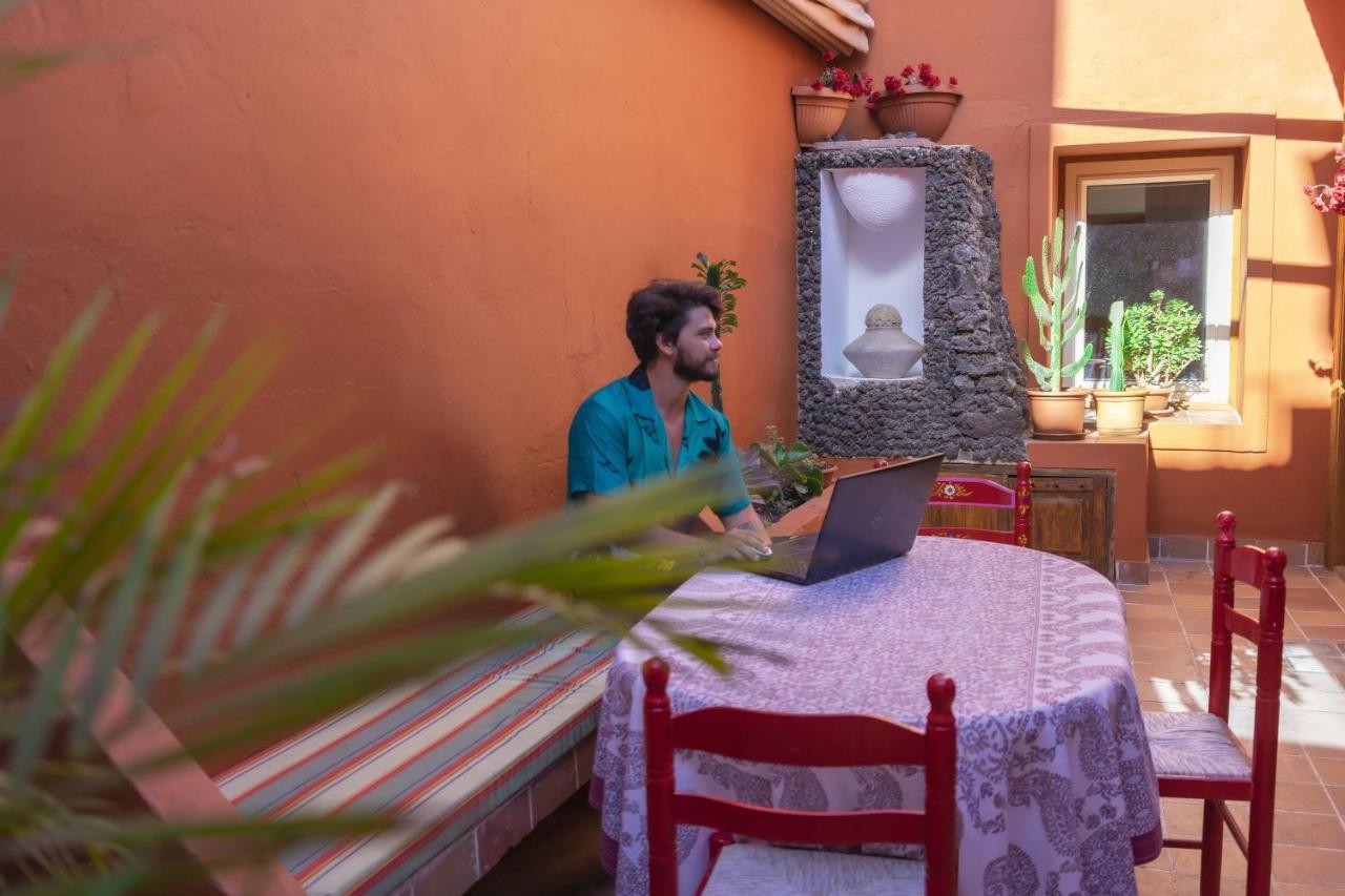 Cactus Coliving & Coworking Bed and Breakfast Arona  Buitenkant foto
